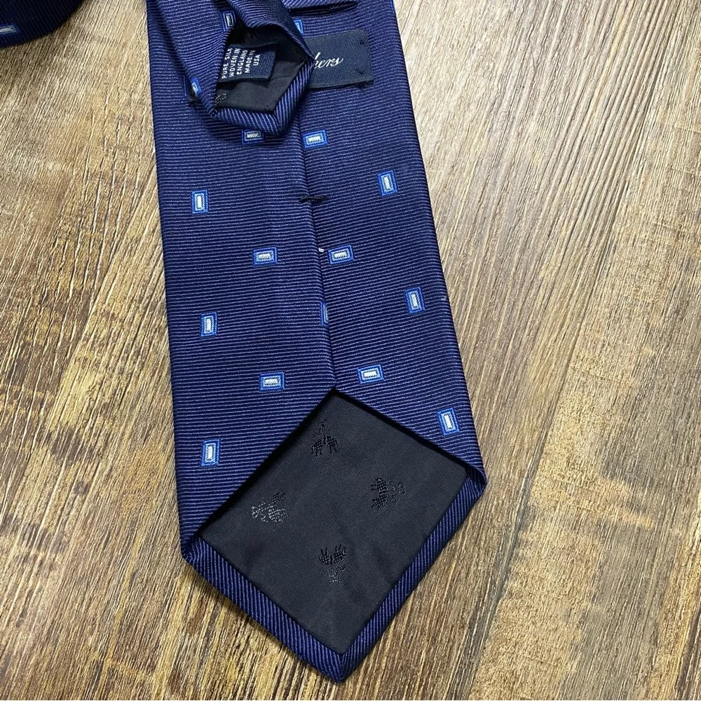 Brooks Brothers Navy Blue Patterned‎ Embroidered Men's Silk Tie Vintage 90’s